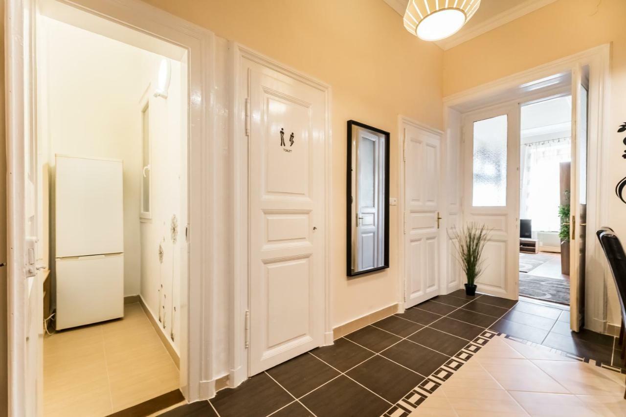 Bpr A2 Downtown Comfy Apartment Budapest Exterior photo